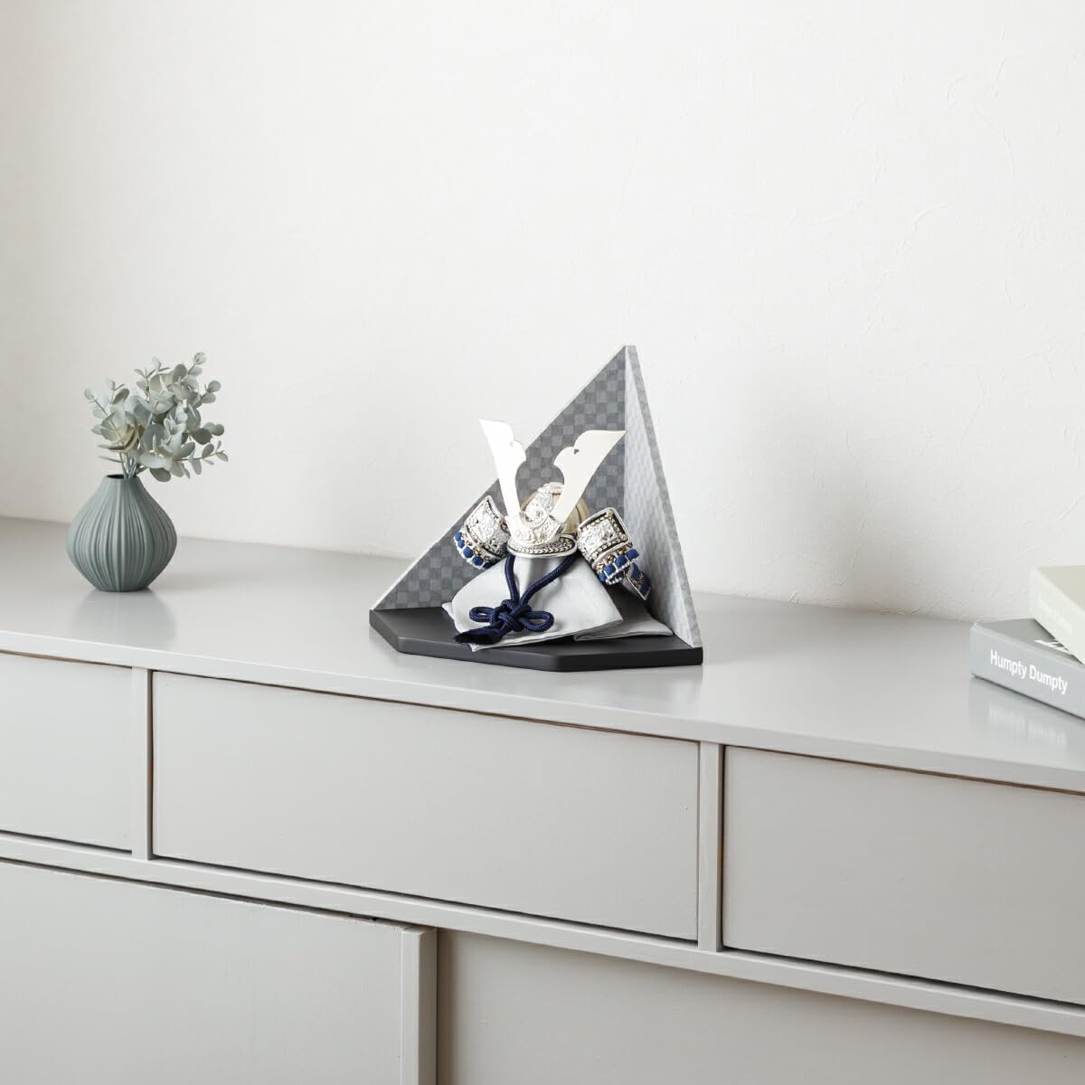 五月人形 兜飾り アクリルケース 六角変形 龍 縁起 銀色 シルバー